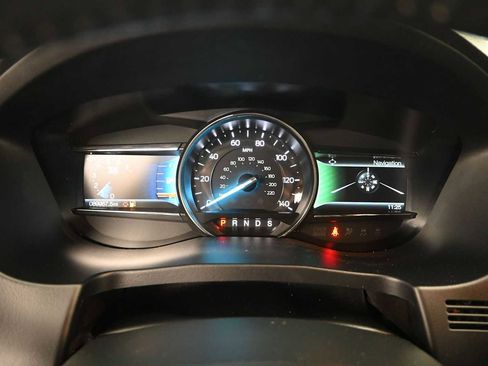 Used 2019 Ford Explorer XLT w/ Equipment Group 202A AWD/4WD image 11