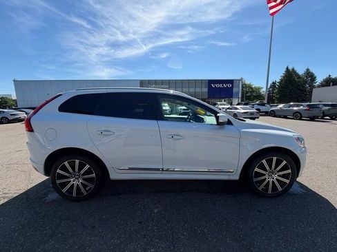 Used 2017 Volvo XC60 T6 Inscription w/ Climate Package AWD/4WD image 5