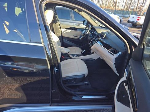 Used 2022 BMW X1 sDrive28i image 5