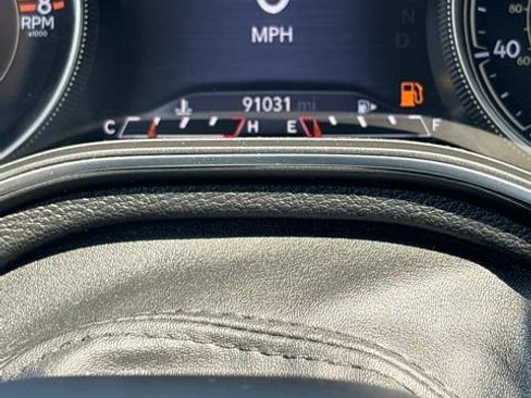 Used 2019 Jeep Cherokee Limited AWD/4WD image 12