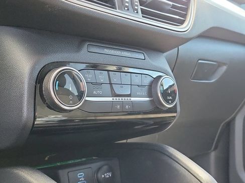 Used 2022 Ford Escape SE w/ SE Sport Appearance Package FWD image 26