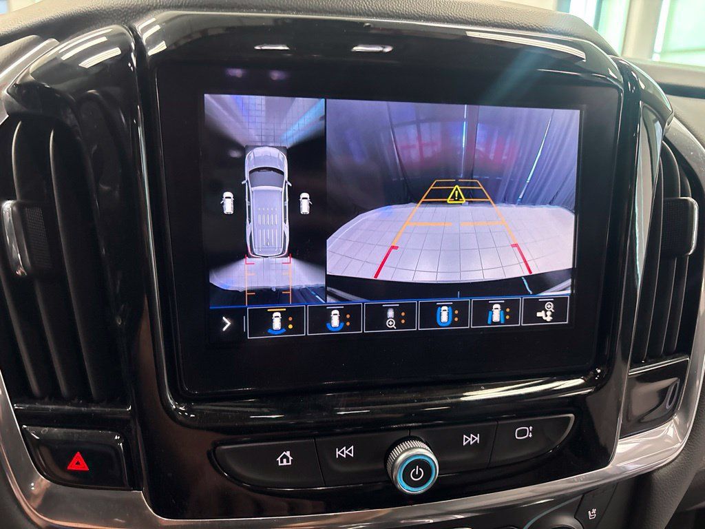 Used 2021 Chevrolet Traverse Premier AWD/4WD image 29