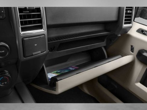 Used 2015 Ford F150 XLT w/ Equipment Group 302A Luxury image 11