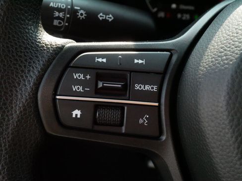 Used 2025 Honda CR-V LX image 26
