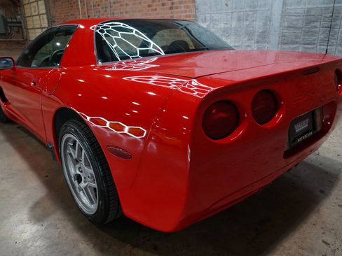 Used 2002 Chevrolet Corvette Z06 w/ Memory Pkg RWD image 19