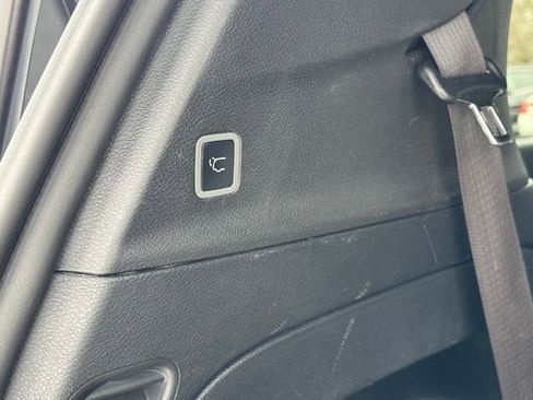 Used 2020 Chrysler Pacifica Touring-L image 24