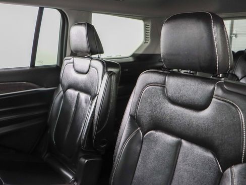 Used 2022 Jeep Grand Cherokee L Limited w/ Black Appearance Package image 25