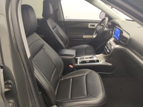 Used 2022 Ford Explorer XLT w/ Equipment Group 202A RWD image 20