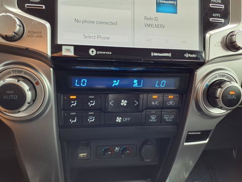 Used 2022 Toyota 4Runner Limited RWD image 8