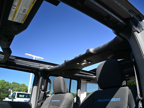 Used 2023 Jeep Wrangler Unlimited Rubicon 4xe w/ Cold Weather Group image 9