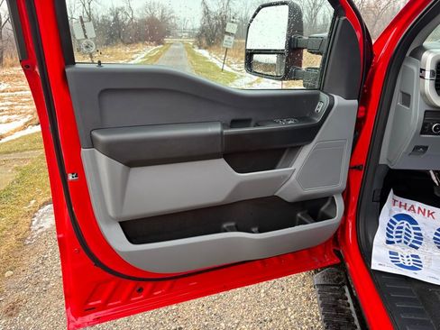 New 2025 Ford F250 XL w/ XL Chrome Package image 23
