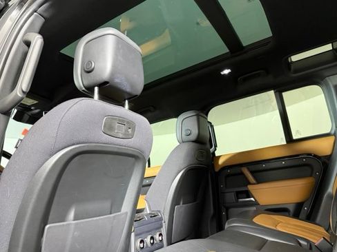 Used 2022 Land Rover Defender 110 X AWD/4WD image 25