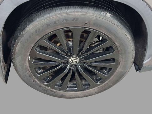 Used 2023 Toyota Highlander XSE image 9