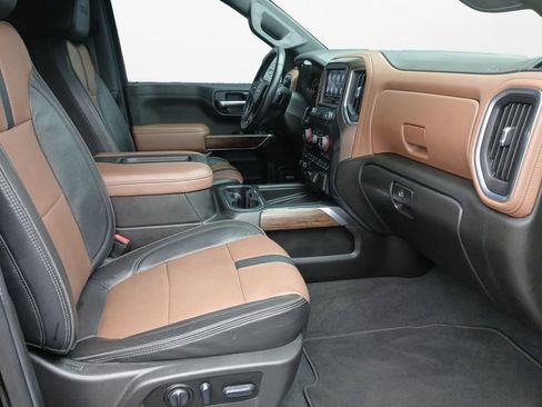 Used 2022 Chevrolet Silverado 1500 High Country w/ Technology Package AWD/4WD image 24