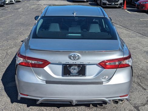 Used 2020 Toyota Camry SE image 8