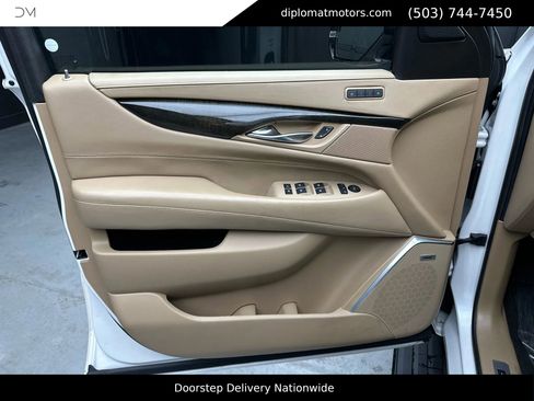 Used 2019 Cadillac Escalade ESV Platinum image 22