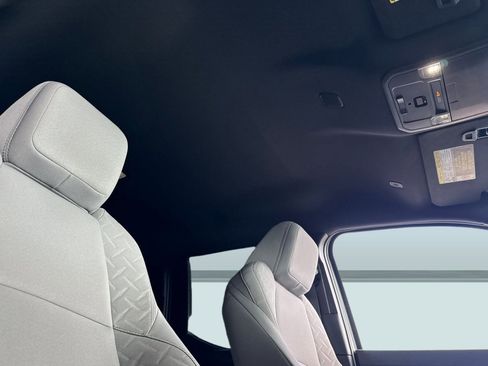 Certified 2025 Toyota Tacoma SR5 image 25