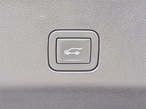 Certified 2024 GMC Yukon Denali w/ Advanced Technology Package image 30