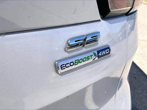 Used 2017 Ford Escape SE w/ SE Leather Comfort Package image 10