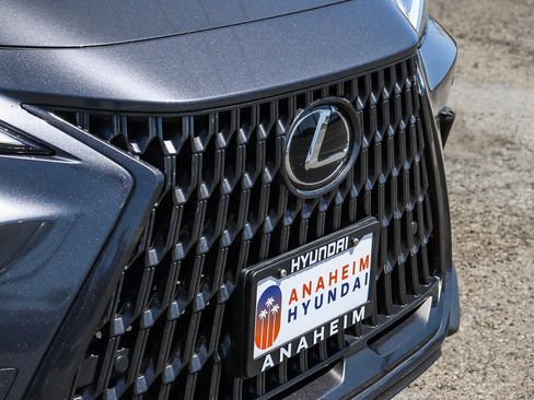 Used 2024 Lexus NX 250 FWD w/ Towing Package (2000 Lbs) image 3
