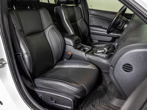 Used 2018 Dodge Charger GT AWD/4WD image 48