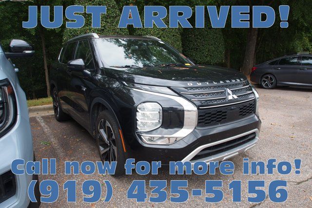 Used 2023 Mitsubishi Outlander SEL AWD/4WD image 1