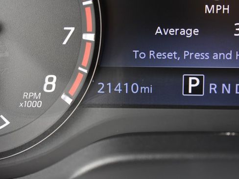 Used 2024 Nissan Titan PRO-4X w/ Pro-4x Convenience Package image 24