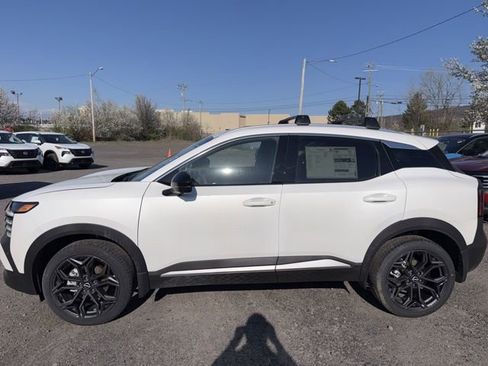 New 2026 Nissan Kicks SR w/ Cold Weather Package AWD/4WD image 2
