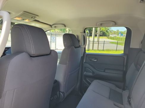 Used 2025 Nissan Frontier SV w/ SV Convenience Package RWD image 21
