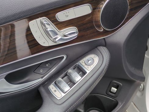 Used 2017 Mercedes-Benz C 300 4MATIC Sedan image 15