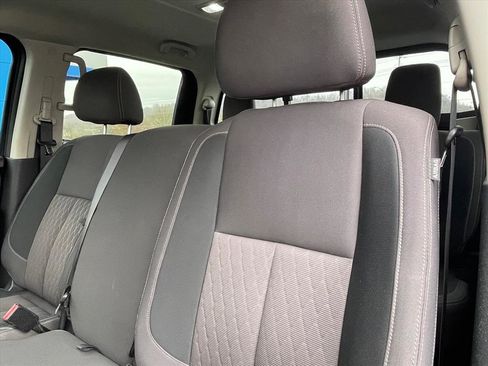 Used 2024 Nissan Titan SV image 21