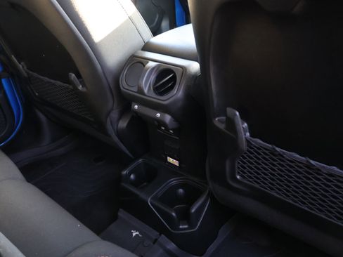 Used 2024 Jeep Gladiator Mojave w/ Technology Group image 16