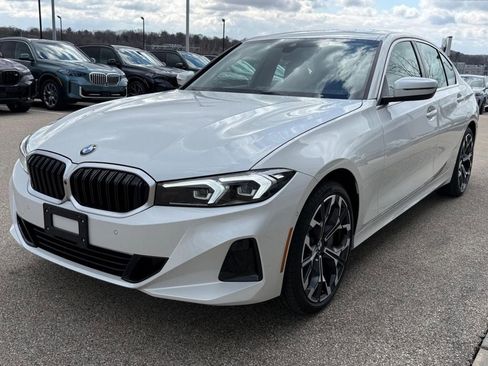 Used 2025 BMW 330i xDrive Sedan w/ Premium Package AWD/4WD image 8