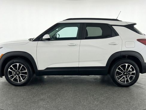 Used 2025 Chevrolet TrailBlazer LT image 5