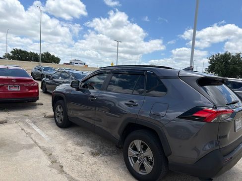 Used 2025 Toyota RAV4 XLE w/ Convenience Package FWD image 5