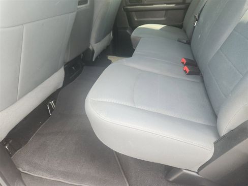 Used 2018 RAM 1500 Express image 9