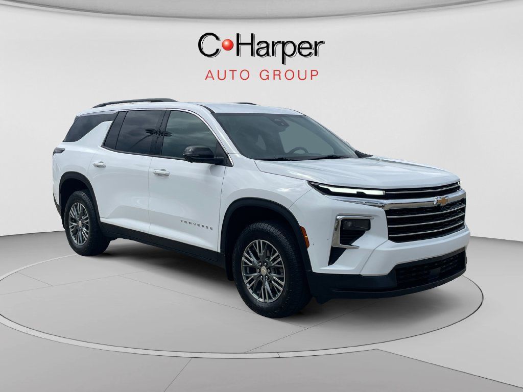 Used 2024 Chevrolet Traverse LT w/ LPO, Floor Liner Package FWD image 1
