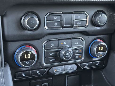 Used 2024 Chevrolet Tahoe LT AWD/4WD image 25