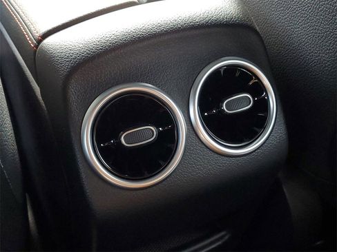 Used 2025 Mercedes-Benz GLA 35 AMG 4MATIC image 36