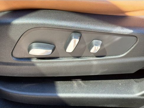 Used 2021 Cadillac XT5 Premium Luxury image 24