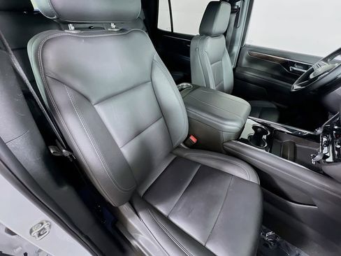 Used 2025 Chevrolet Tahoe LT image 29