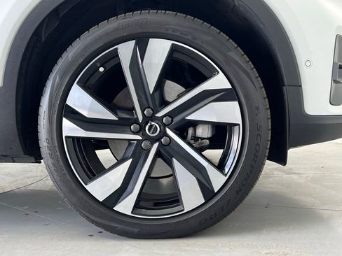 Used 2025 Volvo XC40 B5 Ultra w/ Protection Package Premier image 22