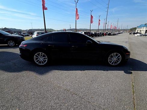 Used 2018 Porsche Panamera w/ Premium Package Plus image 9