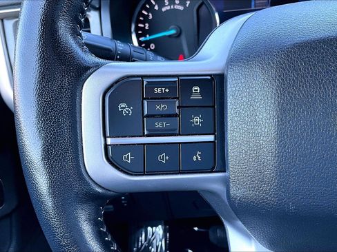 Used 2023 Ford Expedition XLT image 17