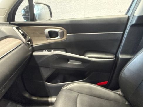 Used 2022 Kia Sorento S w/ Panoramic Sunroof Package AWD/4WD image 35