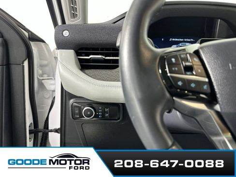 Used 2025 Ford Explorer Platinum w/ Ultimate Package AWD/4WD image 13