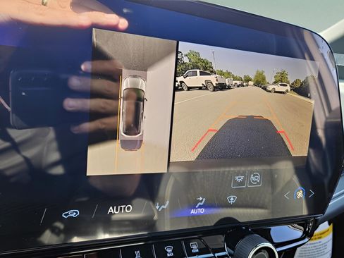 New 2025 Chevrolet Blazer EV LT image 20