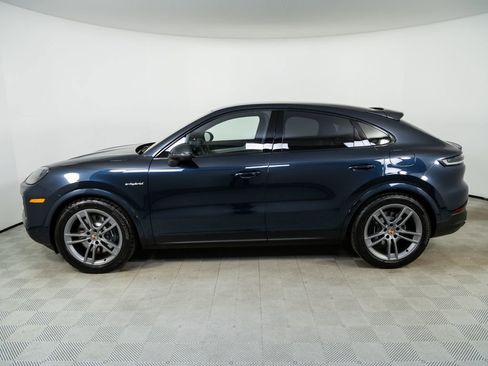New 2026 Porsche Cayenne E-Hybrid Coupe AWD/4WD image 2