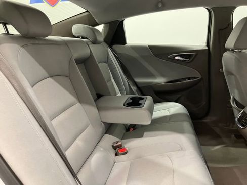 Used 2018 Chevrolet Malibu LT w/ Driver Confidence Package image 41