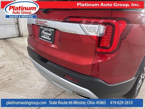 Used 2023 GMC Acadia SLE w/ Driver Convenience Package image 12